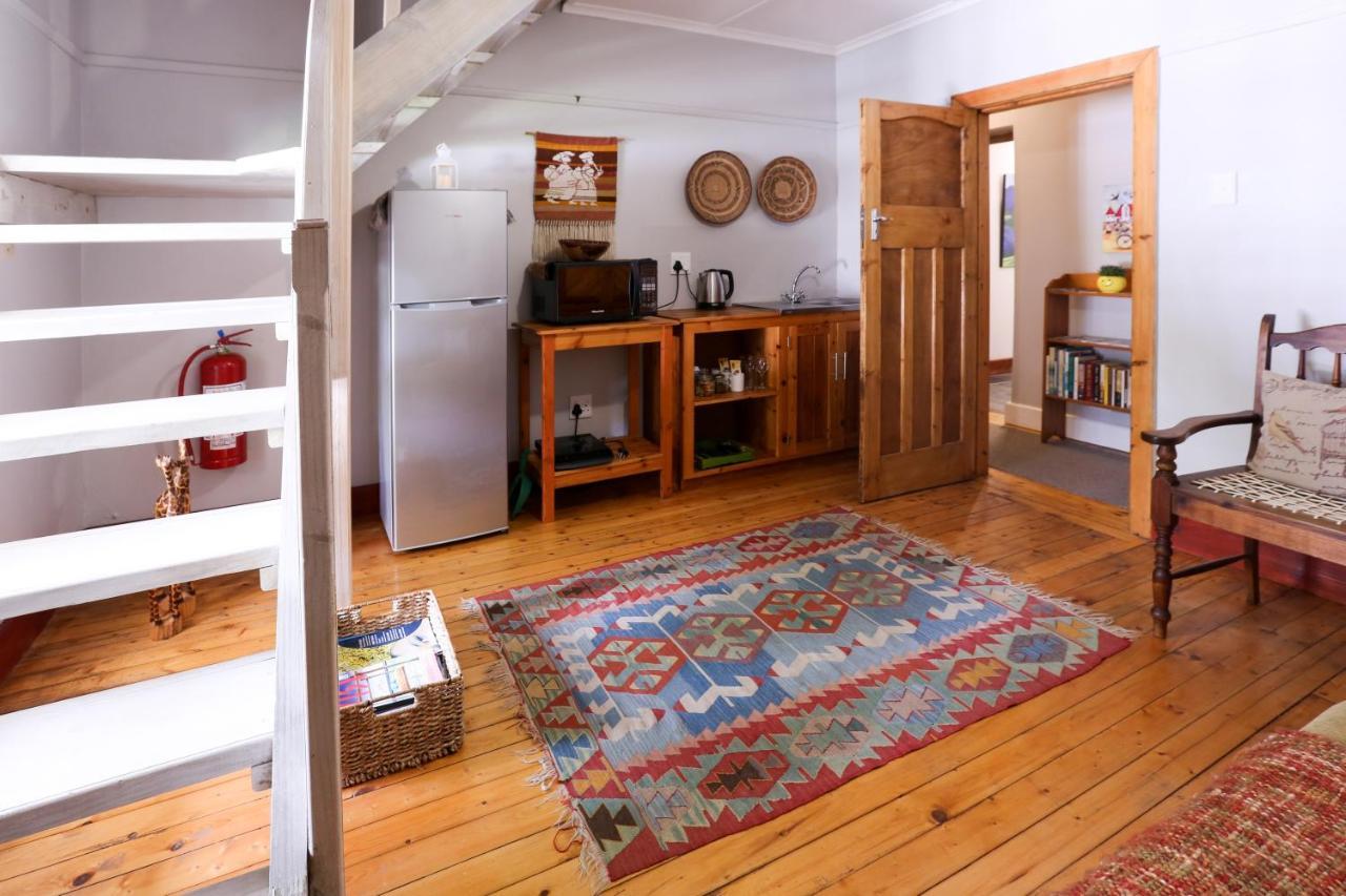 Отель 33 Berg Selfcatering Свеллендам Экстерьер фото